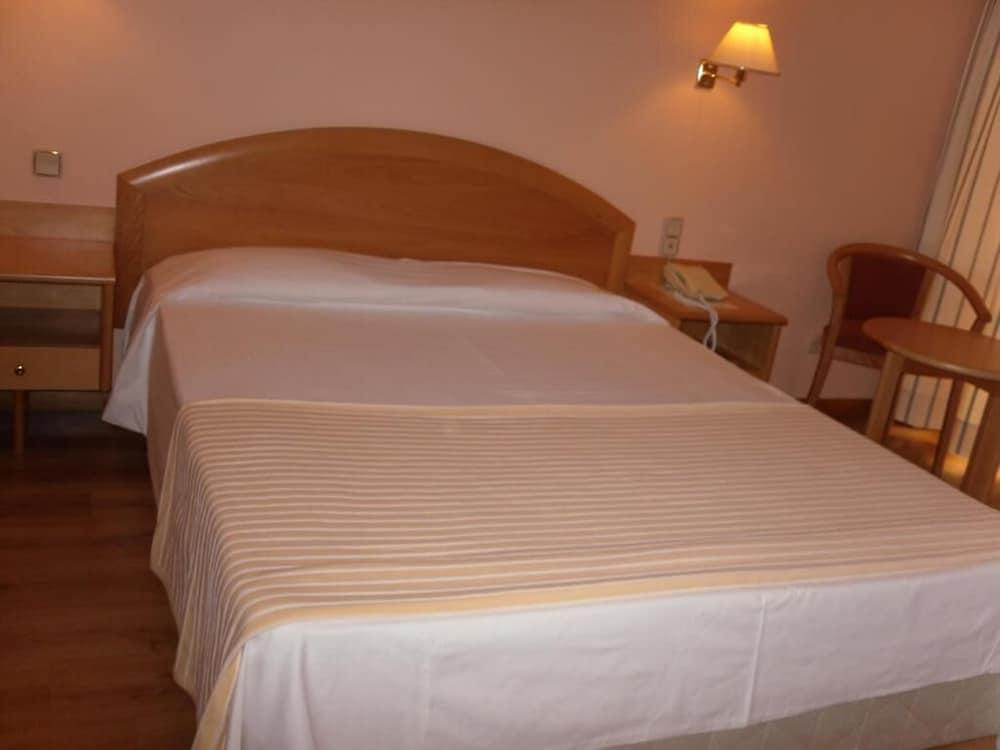 Hotel Grande Dom Dinis 3*